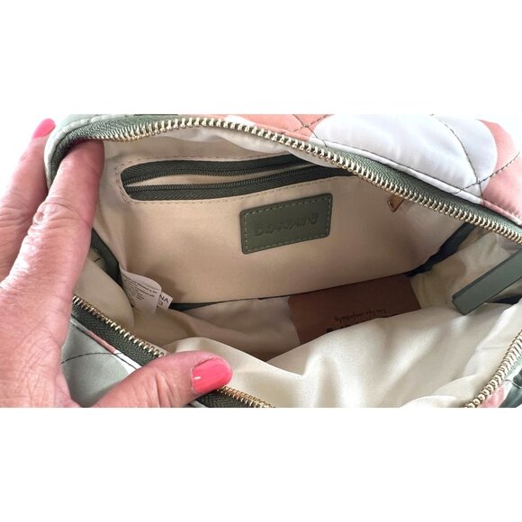 Bear Paw Crossbody bag, wide green adjustable strap - Picture 12 of 16